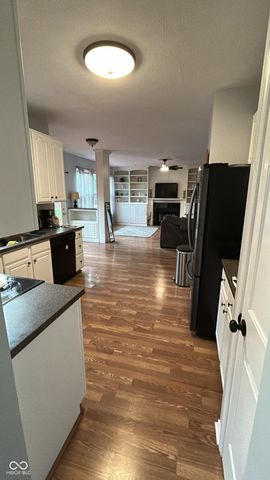 5400 Wakefield Drive S, Greenwood, IN 46142