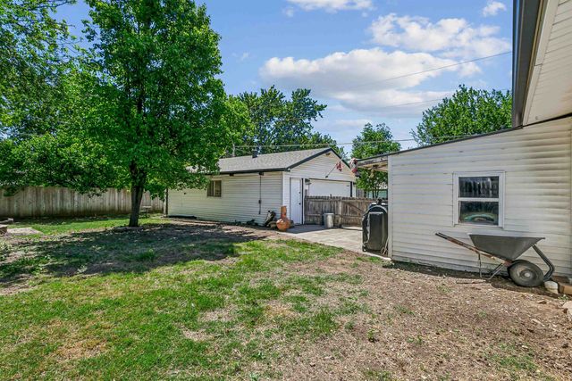 1801 E Ventnor St, Park City, KS 67219