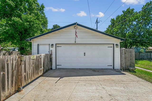 1801 E Ventnor St, Park City, KS 67219