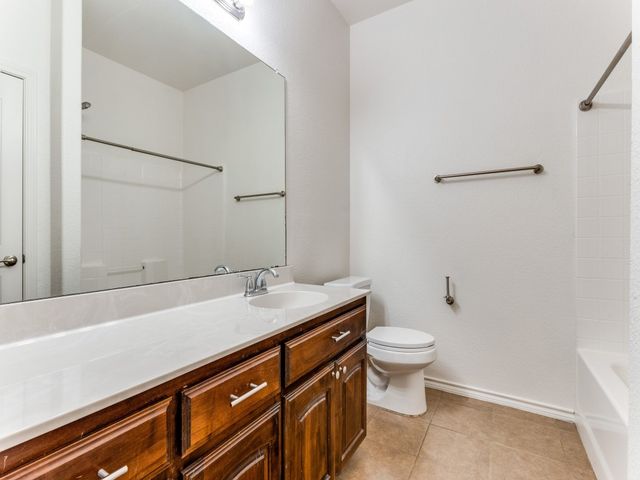 2213 Laurel Forest Drive, Fort Worth, TX 76177