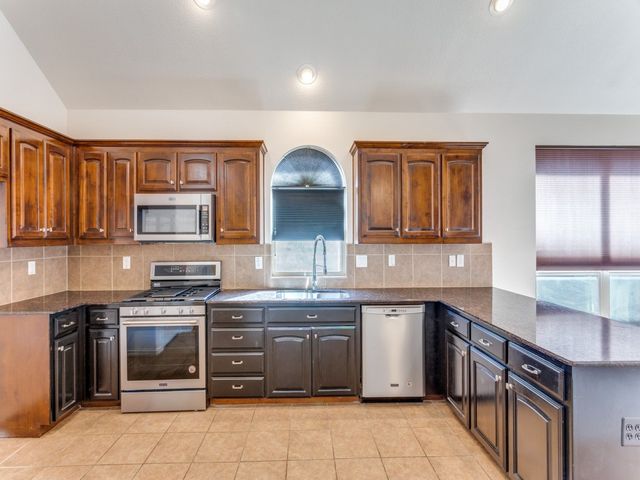 2213 Laurel Forest Drive, Fort Worth, TX 76177