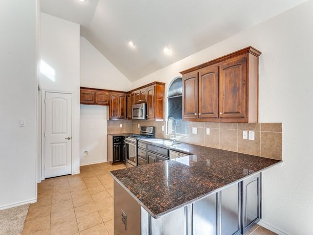 2213 Laurel Forest Drive, Fort Worth, TX 76177