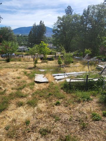 755 Ort Lane, Merlin, OR 97532