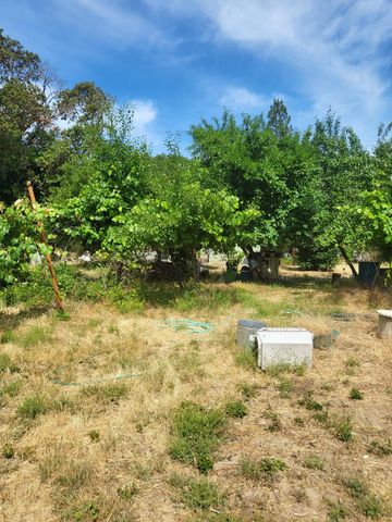 755 Ort Lane, Merlin, OR 97532