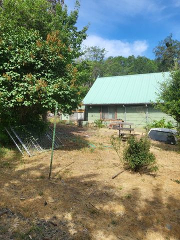 755 Ort Lane, Merlin, OR 97532