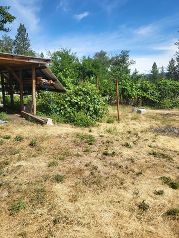 755 Ort Lane, Merlin, OR 97532