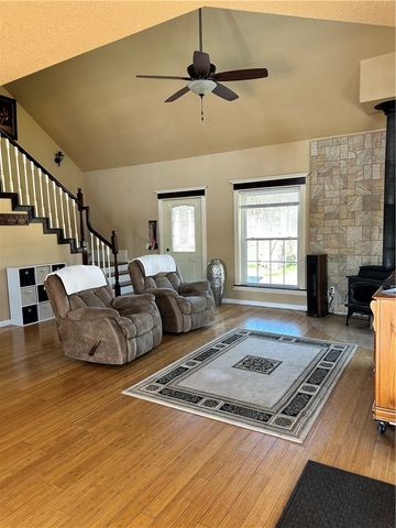 469076 E 595 Road, Watts, OK 74964