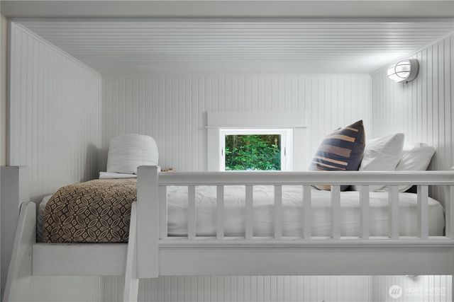 17 Beach Cabin Lane, Pacific Beach, WA 98571