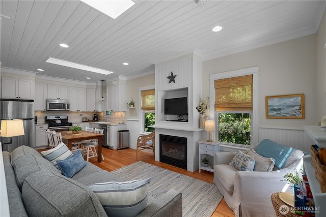 17 Beach Cabin Lane, Pacific Beach, WA 98571