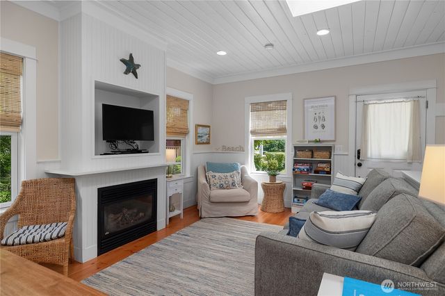 17 Beach Cabin Lane, Pacific Beach, WA 98571