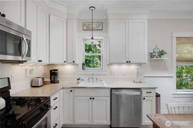 17 Beach Cabin Lane, Pacific Beach, WA 98571