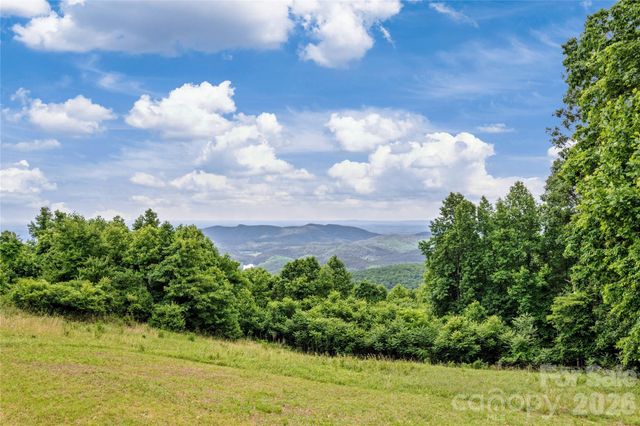 576 Lake Vista Drive, Glade Valley, NC 28627