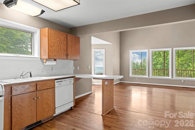 576 Lake Vista Drive, Glade Valley, NC 28627