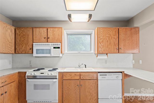 576 Lake Vista Drive, Glade Valley, NC 28627