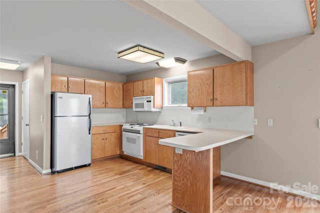576 Lake Vista Drive, Glade Valley, NC 28627