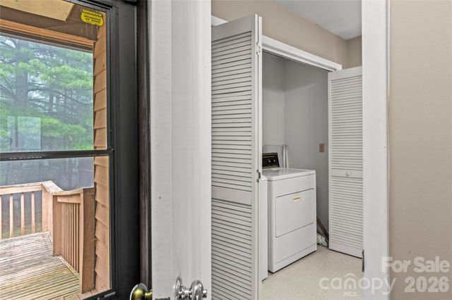 576 Lake Vista Drive, Glade Valley, NC 28627