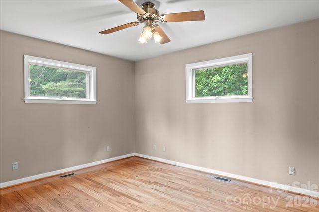 576 Lake Vista Drive, Glade Valley, NC 28627