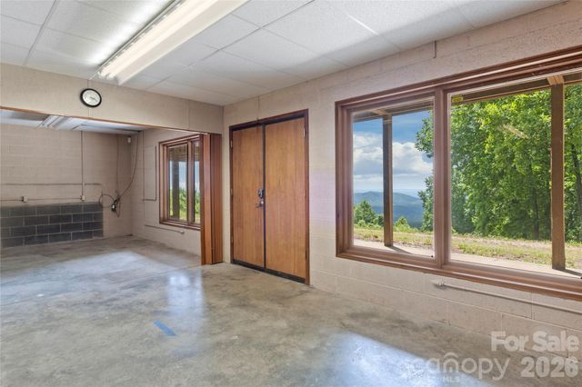 576 Lake Vista Drive, Glade Valley, NC 28627