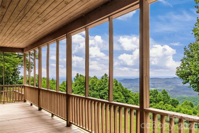 576 Lake Vista Drive, Glade Valley, NC 28627