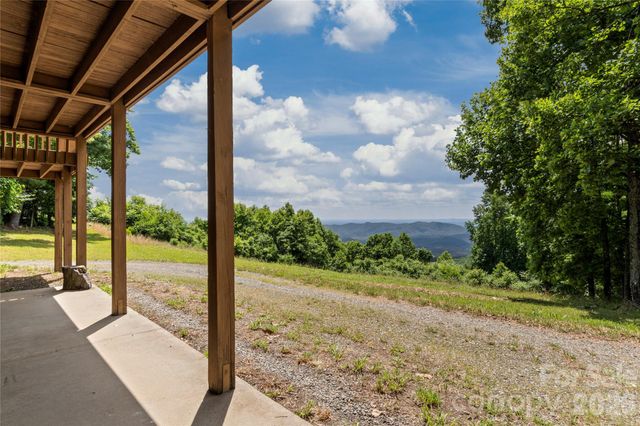 576 Lake Vista Drive, Glade Valley, NC 28627