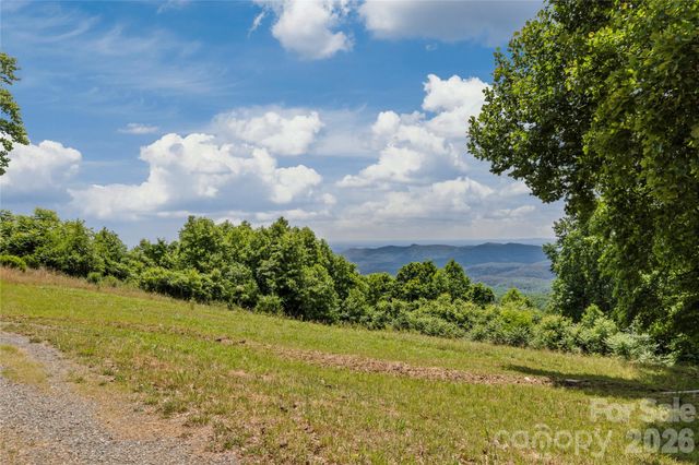 576 Lake Vista Drive, Glade Valley, NC 28627
