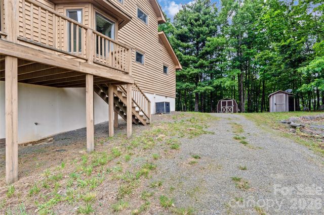 576 Lake Vista Drive, Glade Valley, NC 28627