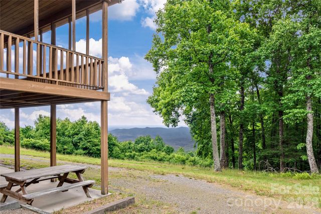 576 Lake Vista Drive, Glade Valley, NC 28627