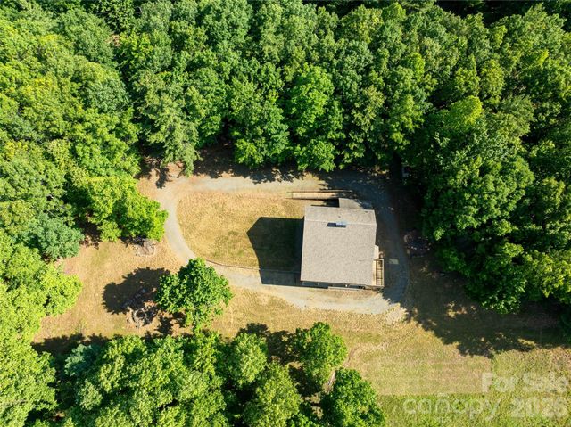 576 Lake Vista Drive, Glade Valley, NC 28627