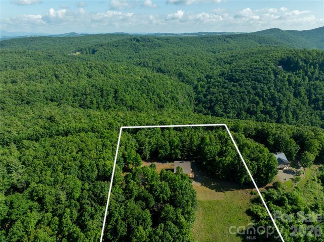 576 Lake Vista Drive, Glade Valley, NC 28627