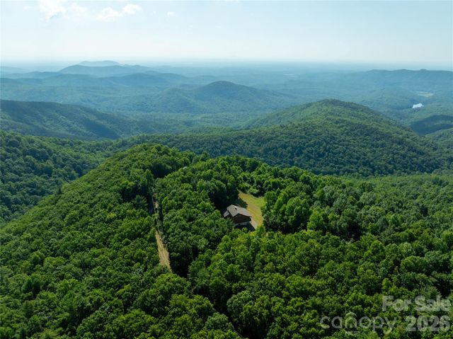 576 Lake Vista Drive, Glade Valley, NC 28627