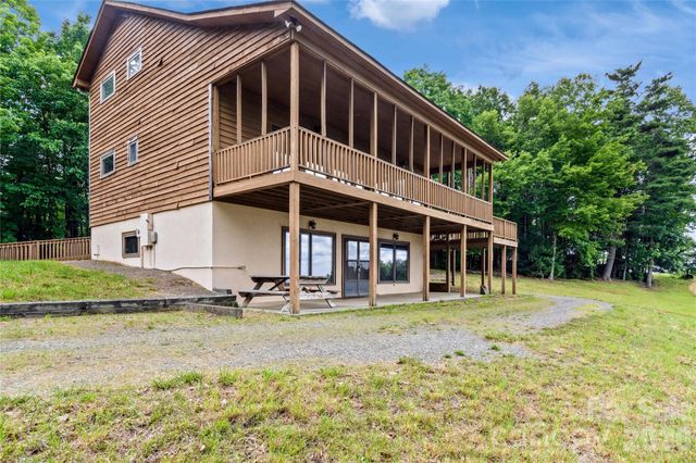 576 Lake Vista Drive, Glade Valley, NC 28627