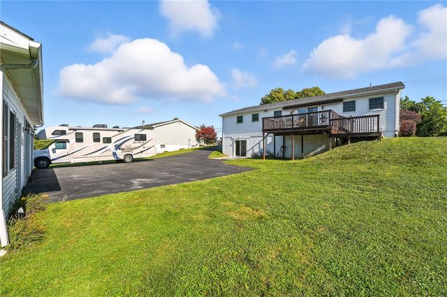 3699 Mitchell Rd, Neshannock Twp, PA 16105