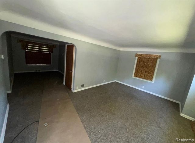 2401 Raskob Street, Flint, MI 48504