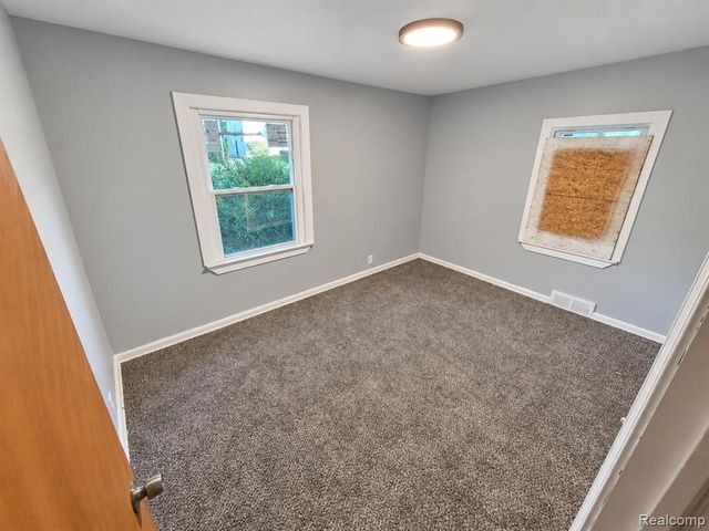 2401 Raskob Street, Flint, MI 48504