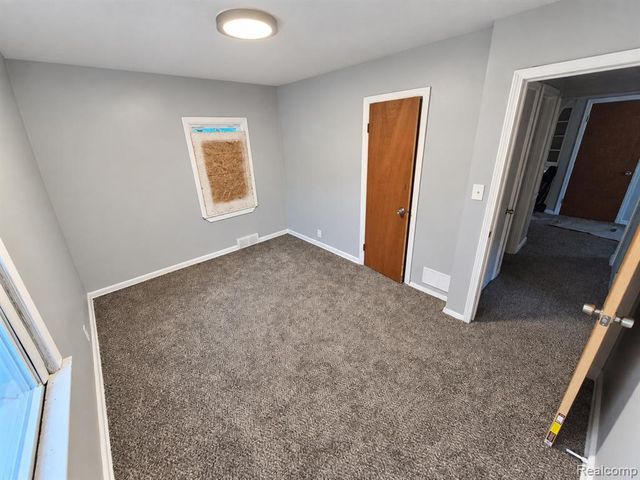 2401 Raskob Street, Flint, MI 48504