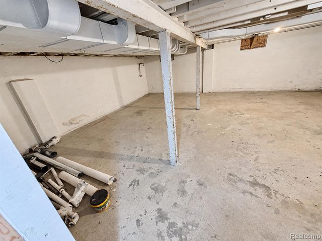 2401 Raskob Street, Flint, MI 48504