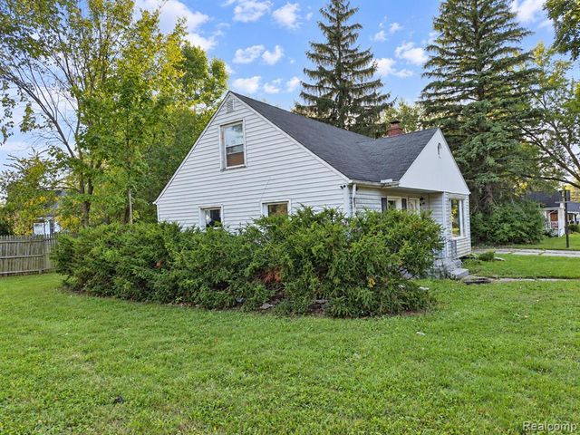 2401 Raskob Street, Flint, MI 48504