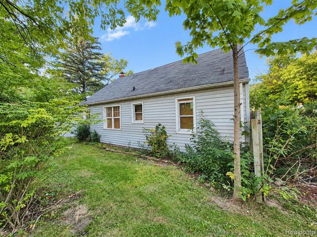 2401 Raskob Street, Flint, MI 48504