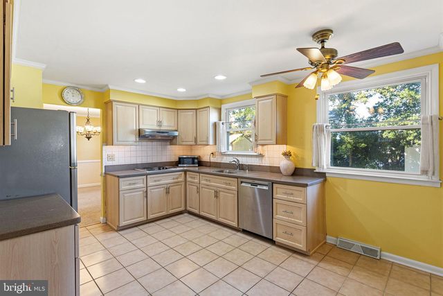 926 ABINGTON RD, Cherry Hill, NJ 08034