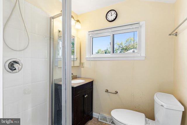 926 ABINGTON RD, Cherry Hill, NJ 08034