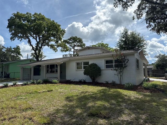 1239 SE 18TH TERRACE, Gainesville, FL 32641