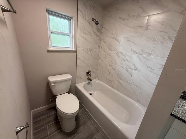 1239 SE 18TH TERRACE, Gainesville, FL 32641