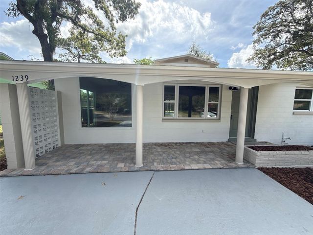 1239 SE 18TH TERRACE, Gainesville, FL 32641