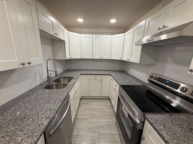1239 SE 18TH TERRACE, Gainesville, FL 32641
