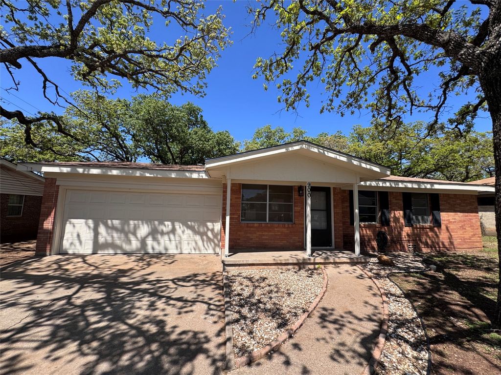 900 NW 11th Street, Mineral Wells, TX 76067