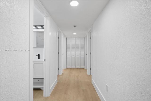 2241 Hope St, Hollywood, FL 33020