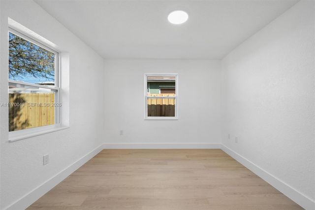 2241 Hope St, Hollywood, FL 33020