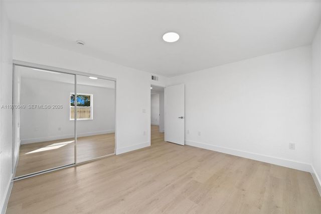 2241 Hope St, Hollywood, FL 33020