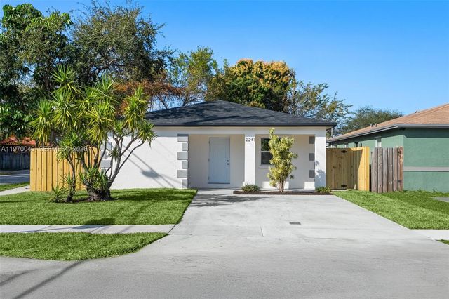 2241 Hope St, Hollywood, FL 33020