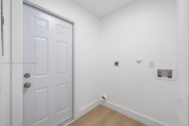 2241 Hope St, Hollywood, FL 33020